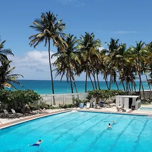 Kasa Galicia Beachfront Pool Access , San Juan Puerto Rico